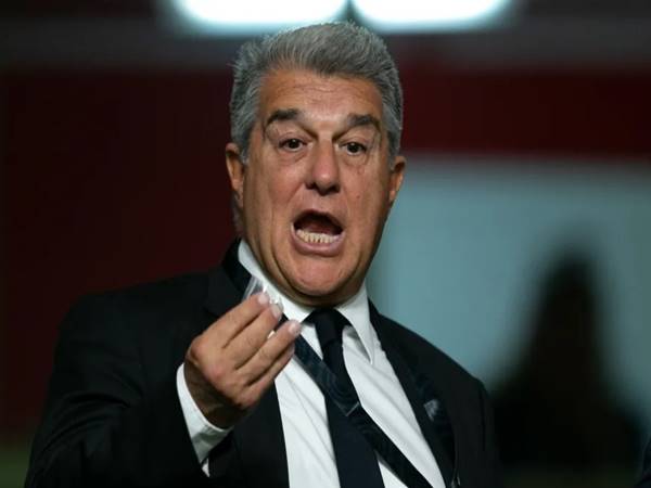 Tin Barca 3/8: Chủ tịch Barca chỉ trích các cầu thủ sang Ả Rập